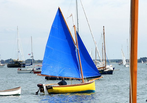 Divers Beg-Meil Classic open gaff sloop, 4.46 m in length Go to Beg-Meil description
