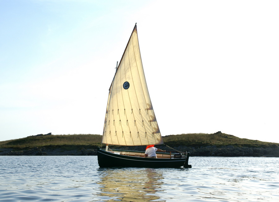 Standing lug rig, said "misainier"