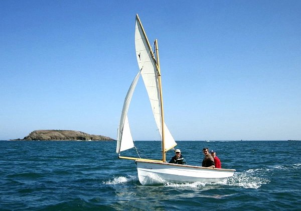 Bounty sailing boat GRP sailboat, 4.7 m in length, made by Grand-Largue, France